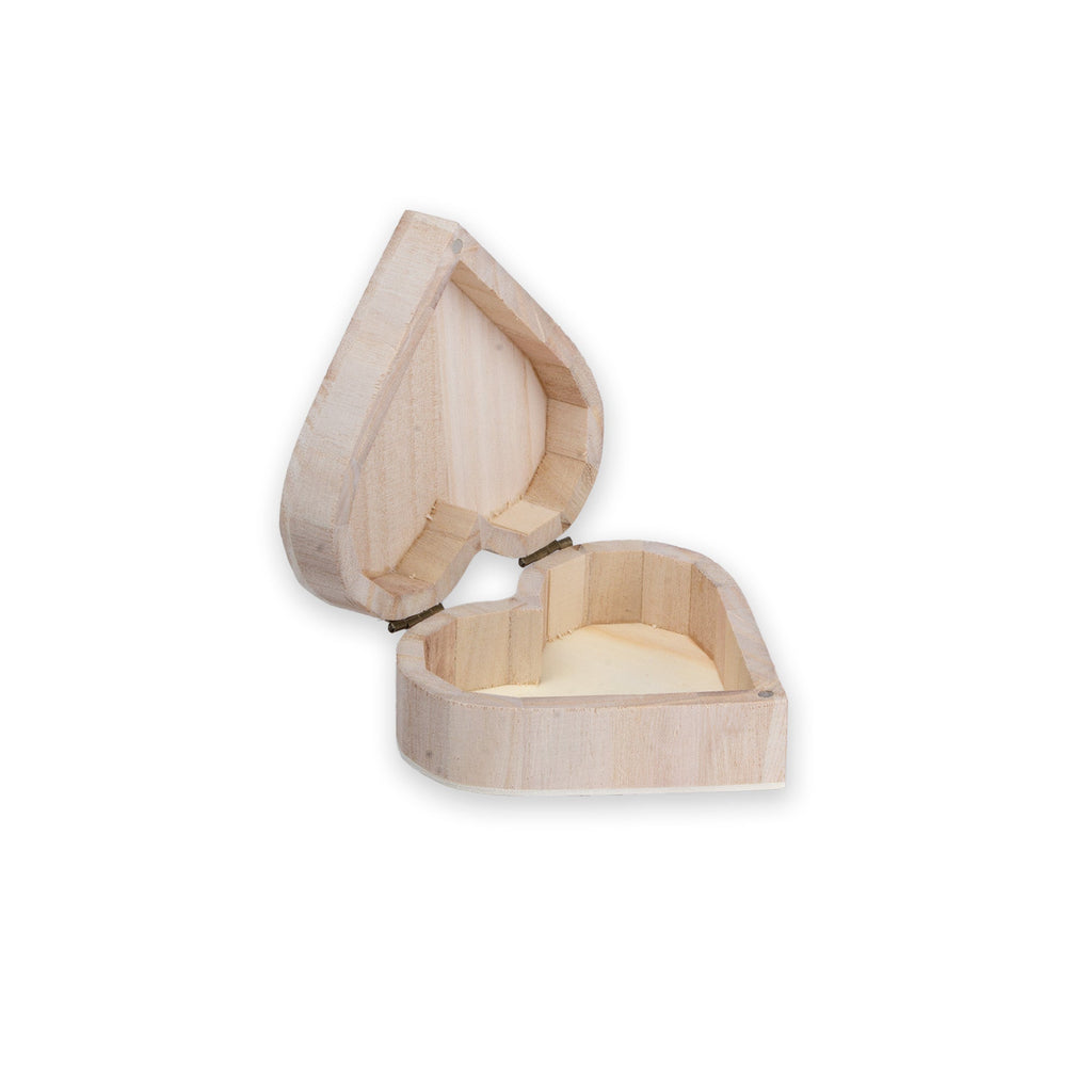 Pinewood Heart L3.9 x W3.5 x H1.6 1pc