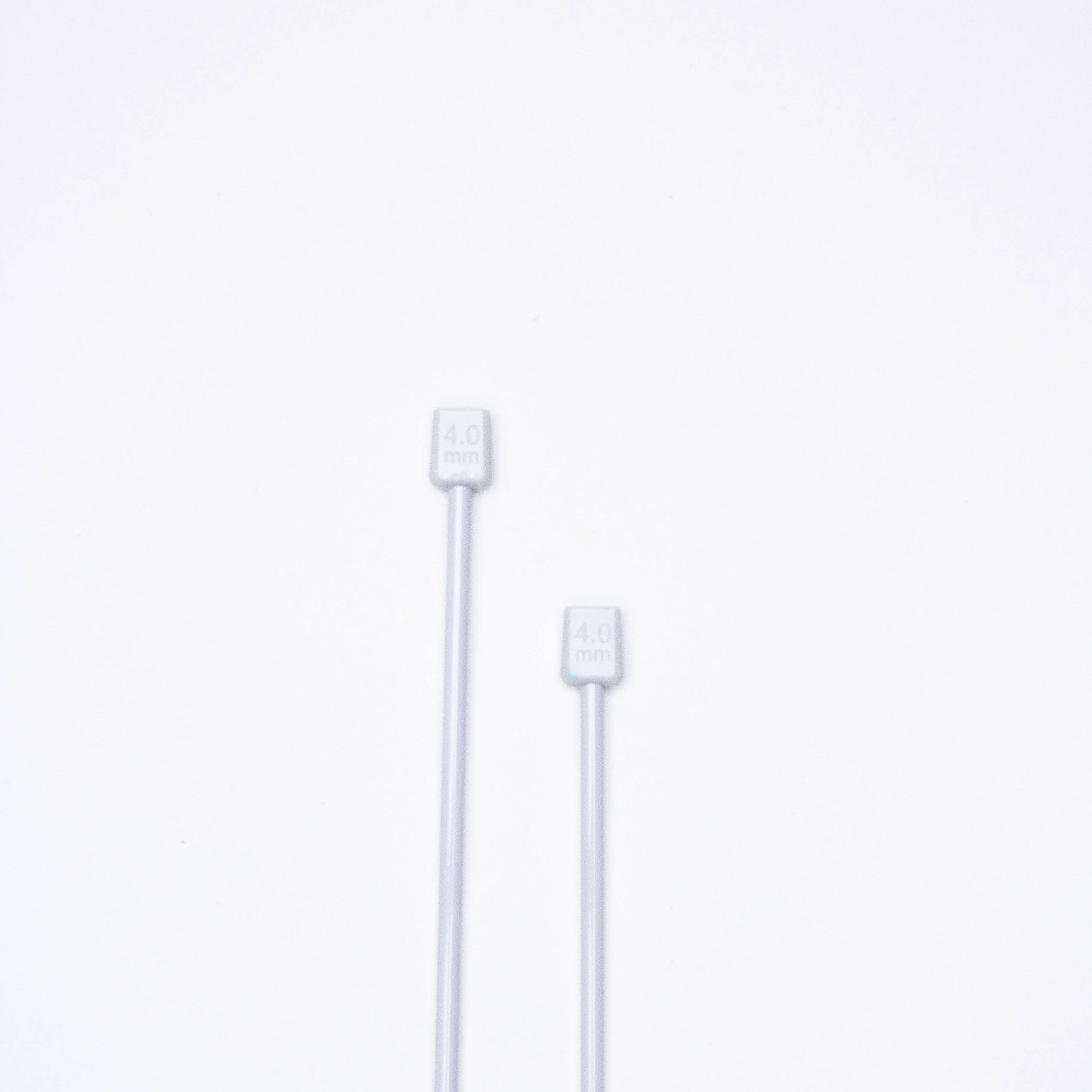 Single Pointed Aluminium Knitting Needle 4mm X 35cm 2pc Blister