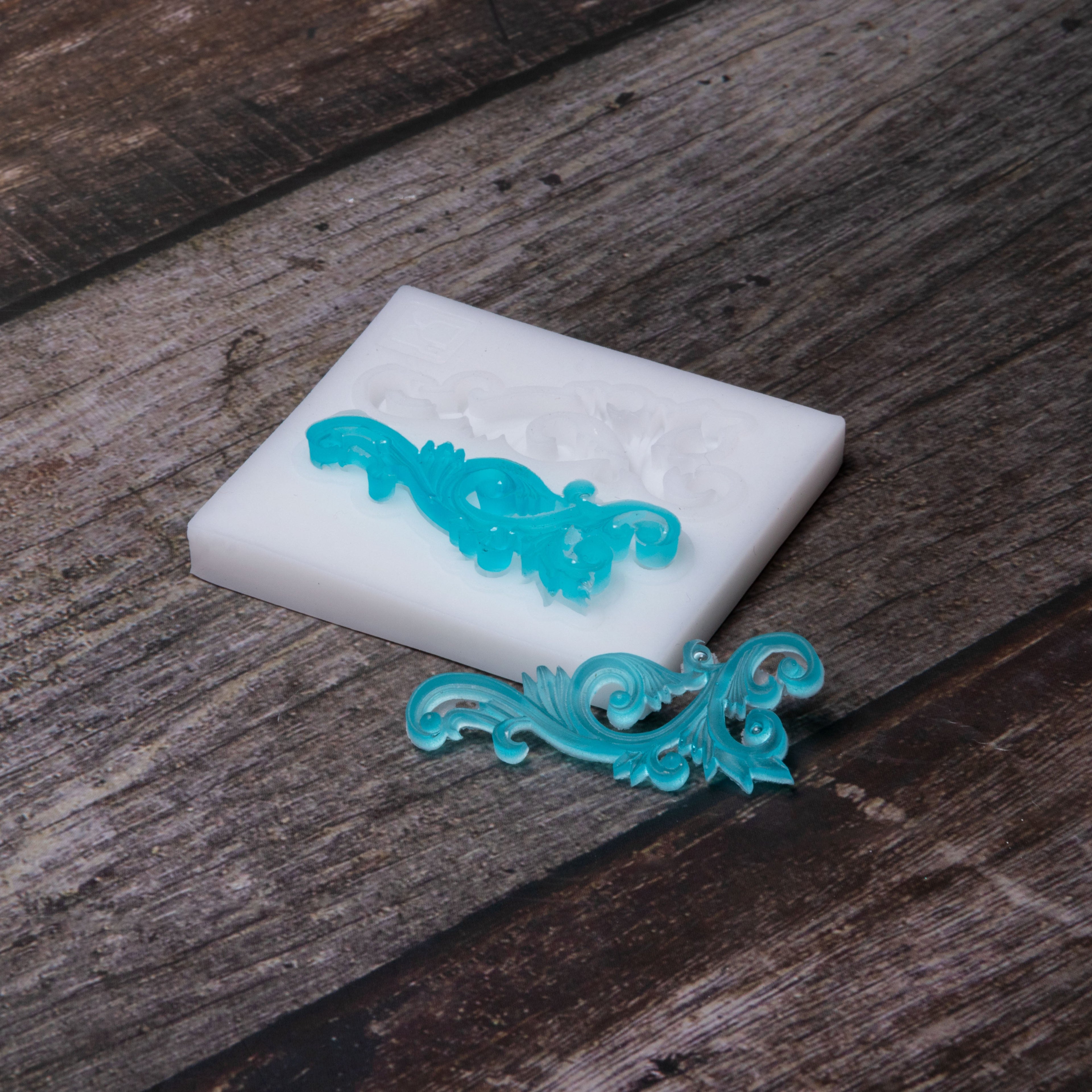 Silicone Mould Swirl Flourish 6cm X 5.3cm 7mm 1pc