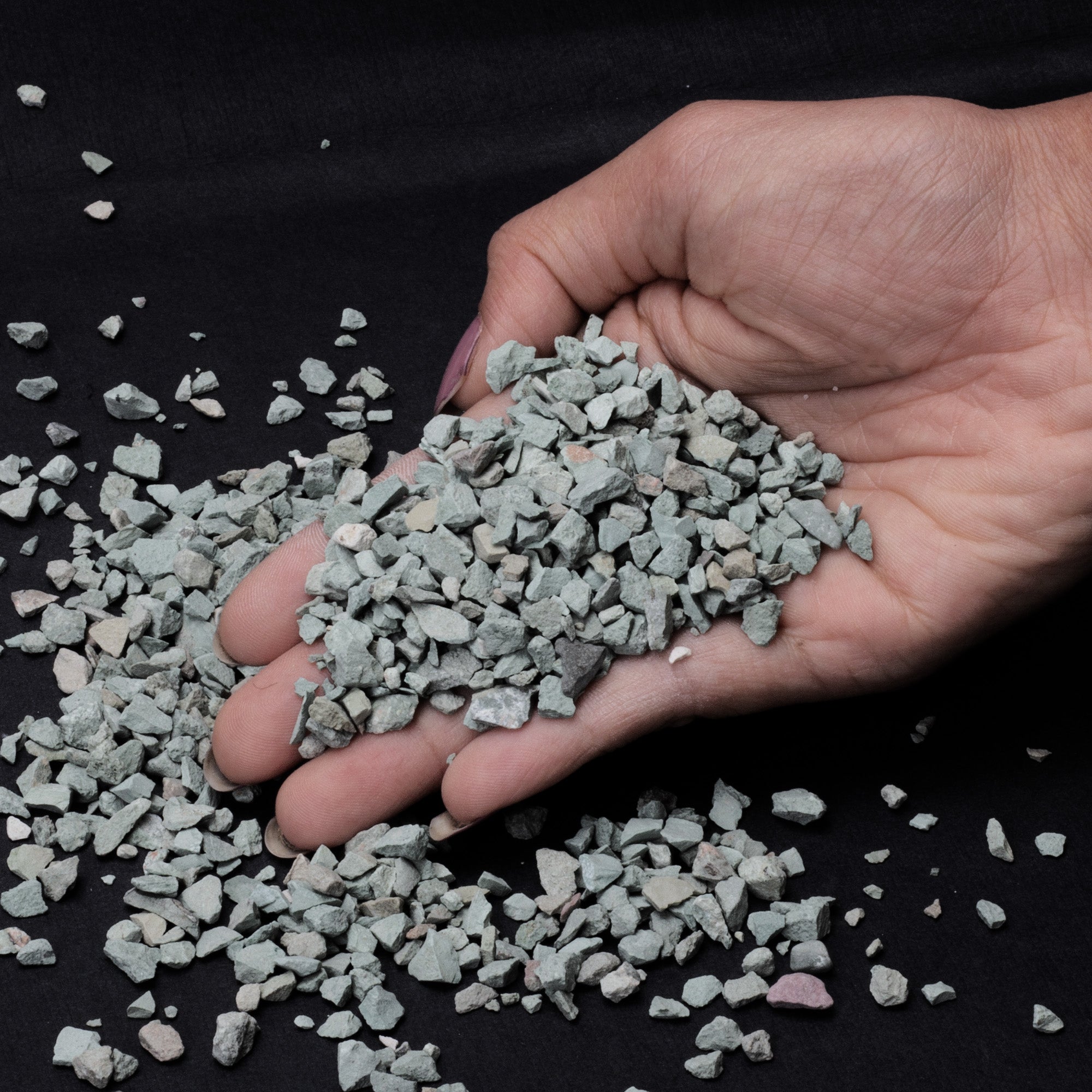 Natural Stone Chips Moss Grey 3-5mm 100gm Bottle