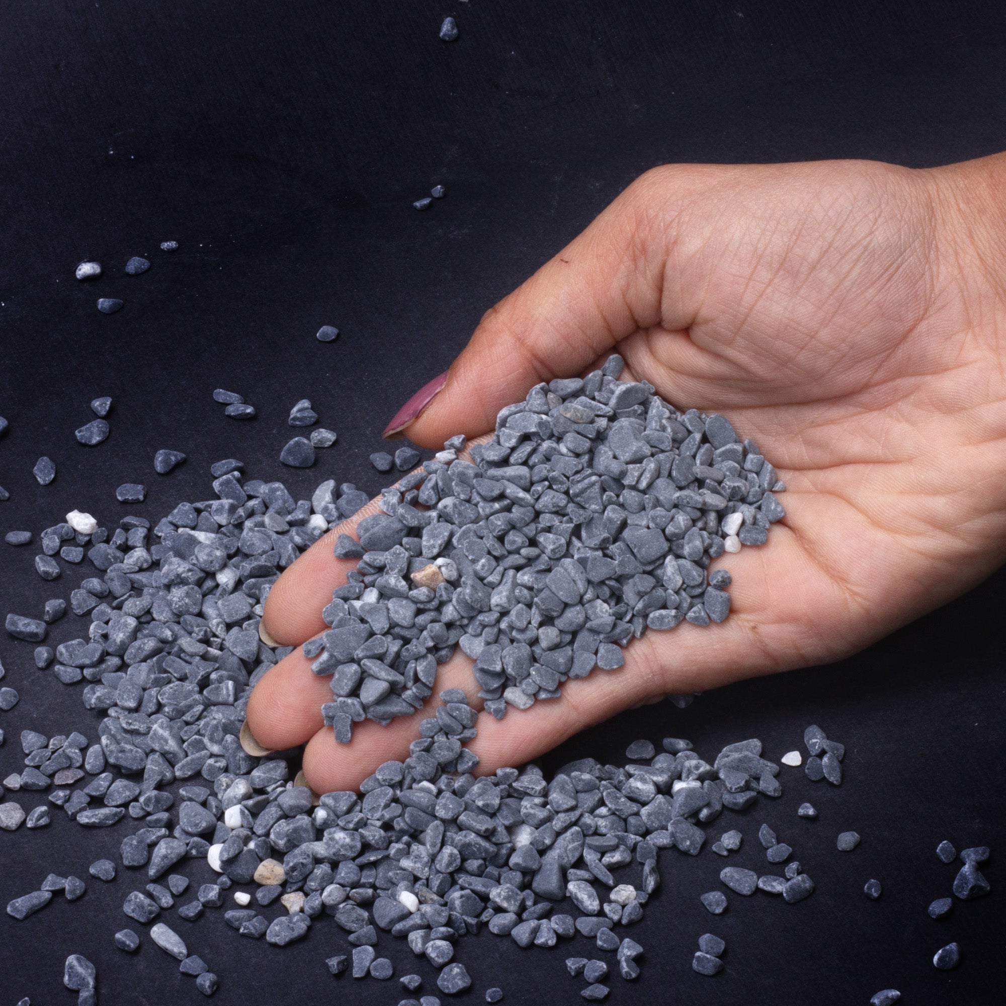 Natural Stone Chips Dark Grey 3-5mm 100gm Bottle