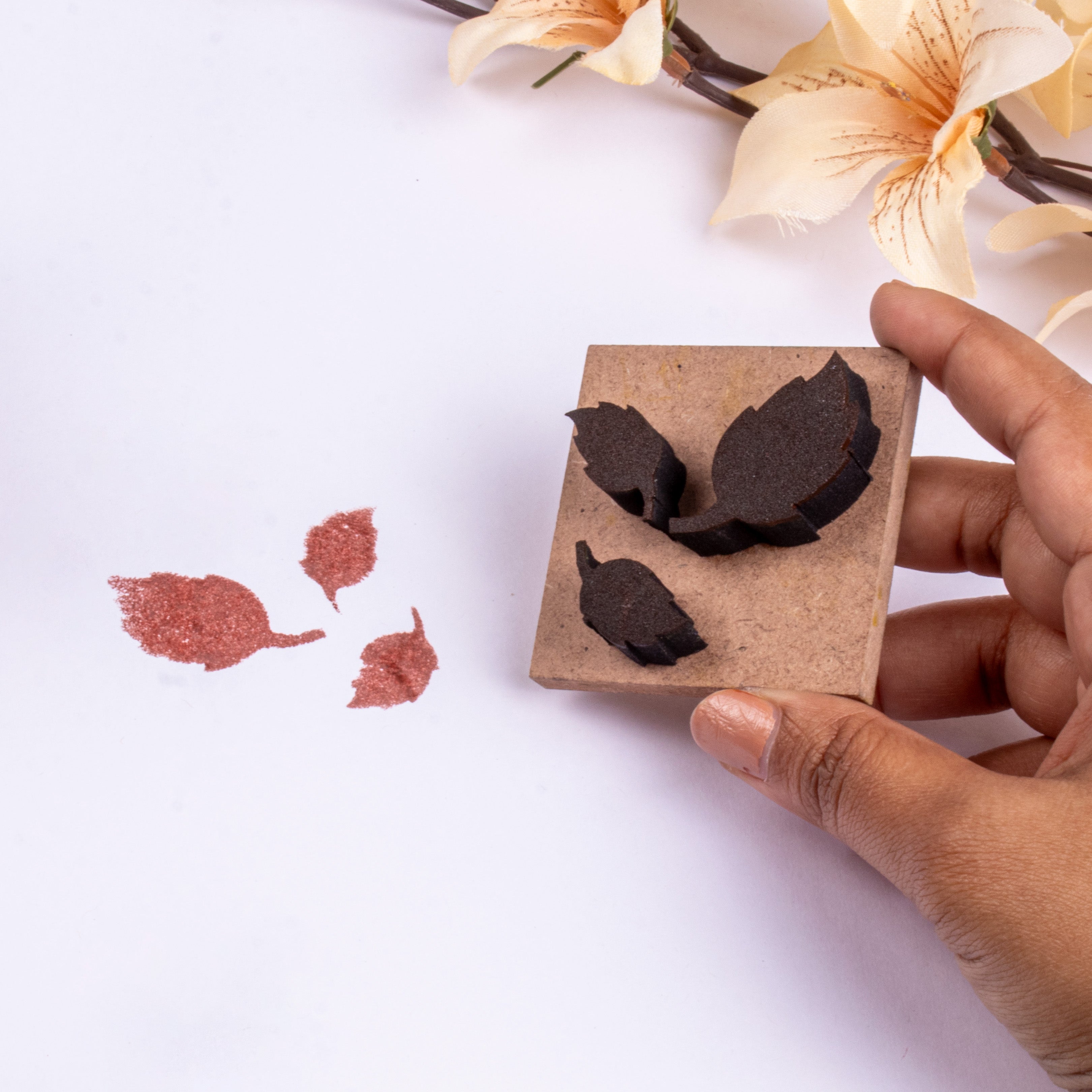 Foam Stamp Leaf Collection (3 leaves) Big 1.8 x 3.4cm & small 1.2 x 2.1cm x 10mm Thick (MDF Base 5.5mm thick square 5x5cm ) 1pc