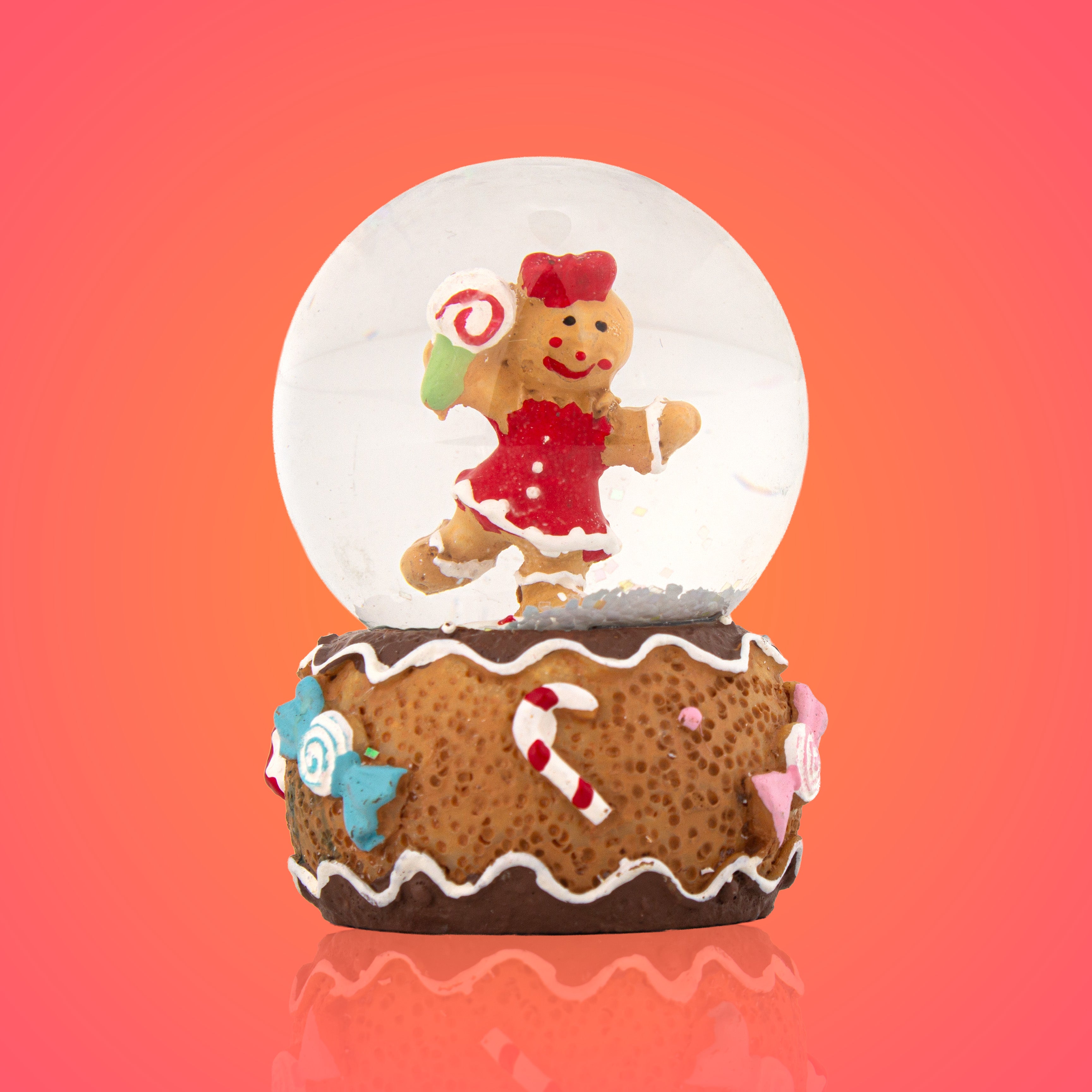 Christmas Decor Water Snow Globe with Base Gingerbread Friends 45mm 1pc