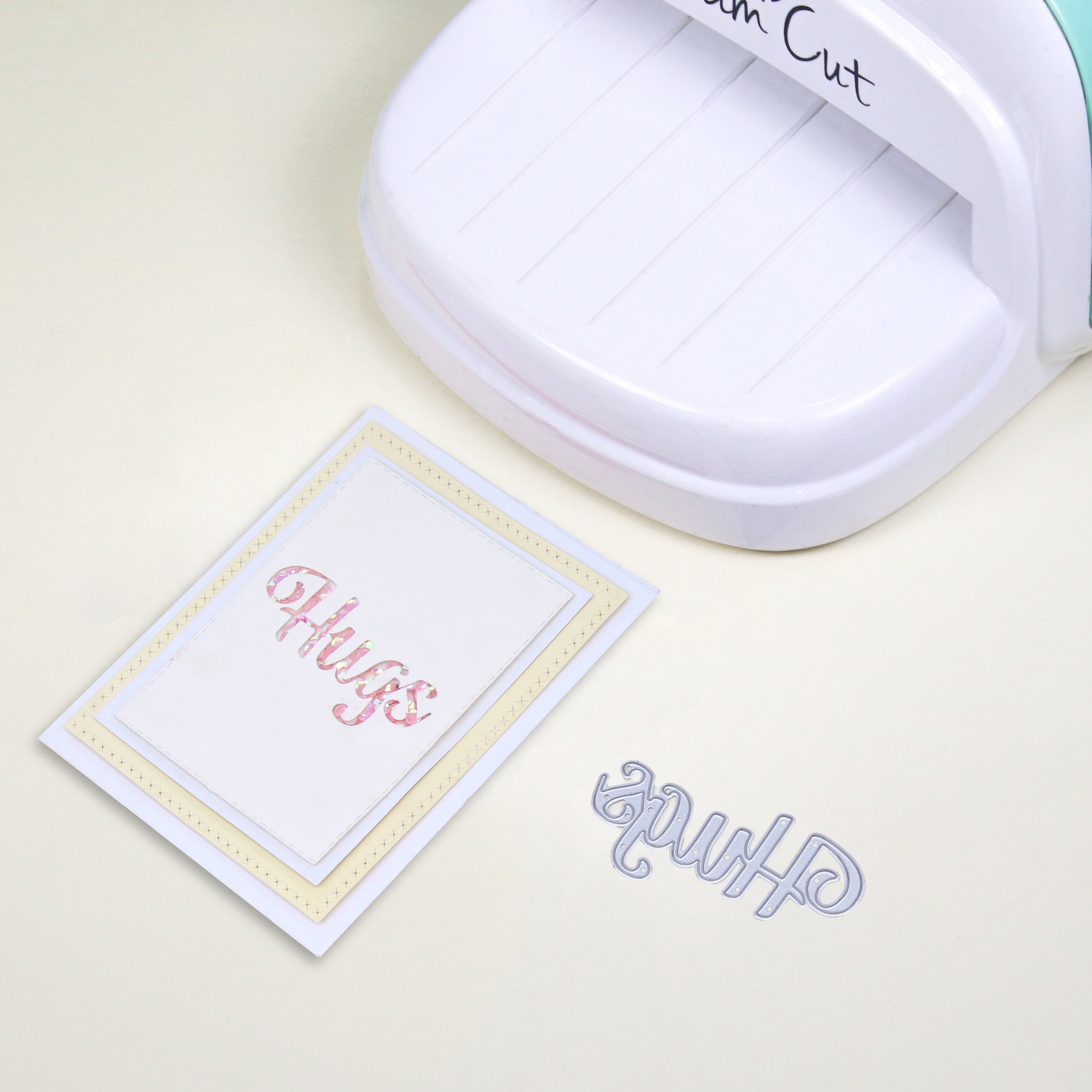 Thin Cut Dies Hugs 7Cm X 3.5Cm 1Pc