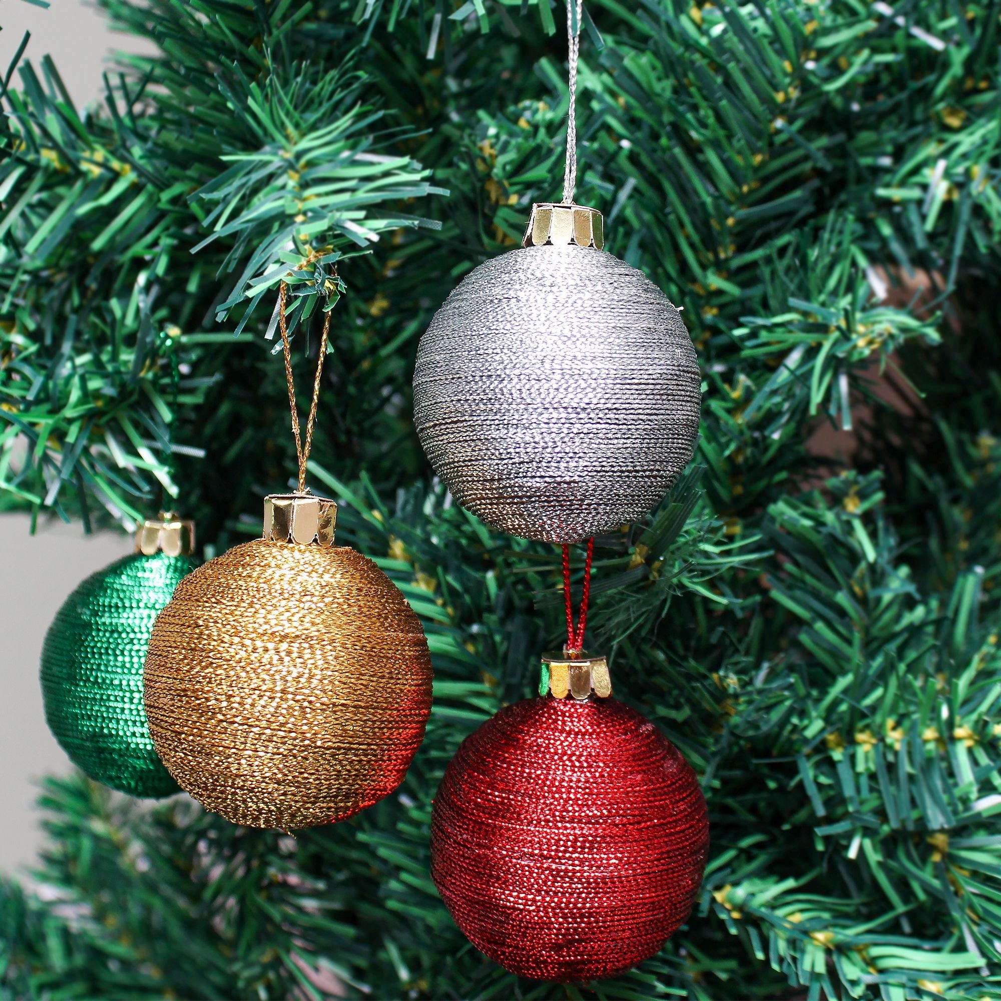 Handmade Christmas Ornaments - Lurex Bauble, 70mm Assorted Colours - Red, Green, 2pc